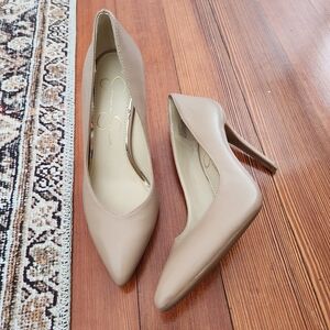 Jessica Simpson Classic Tan Heels